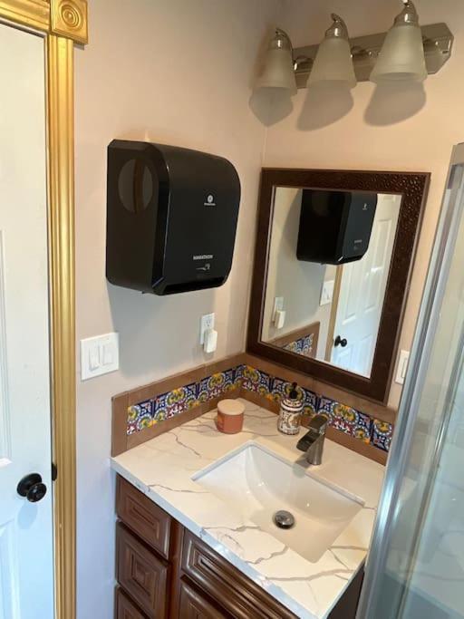 Charming Casita All Too Yourself Near Midtown Appartement Sacramento Buitenkant foto
