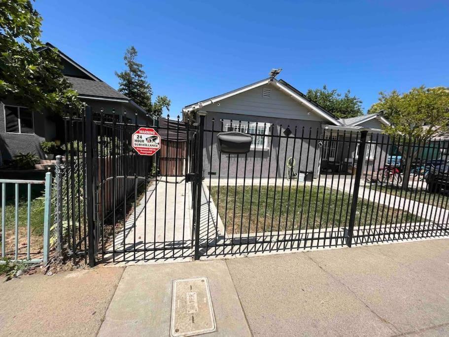 Charming Casita All Too Yourself Near Midtown Appartement Sacramento Buitenkant foto