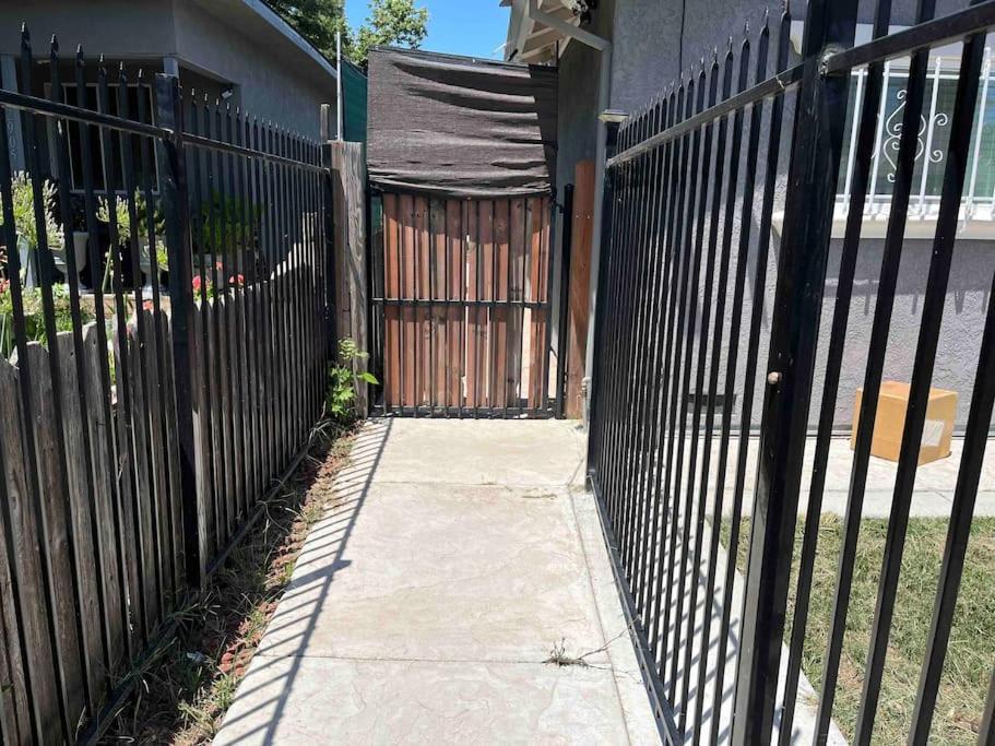 Charming Casita All Too Yourself Near Midtown Appartement Sacramento Buitenkant foto